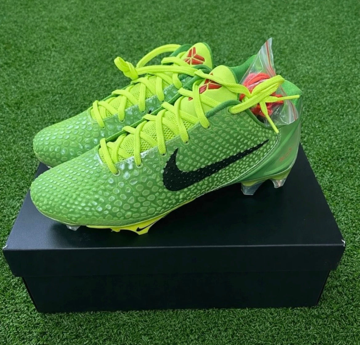KODE GRINCH CLEATS