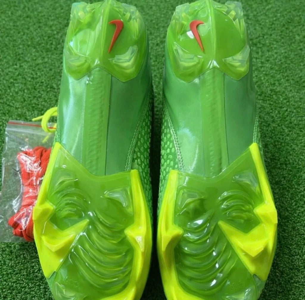 KODE GRINCH CLEATS