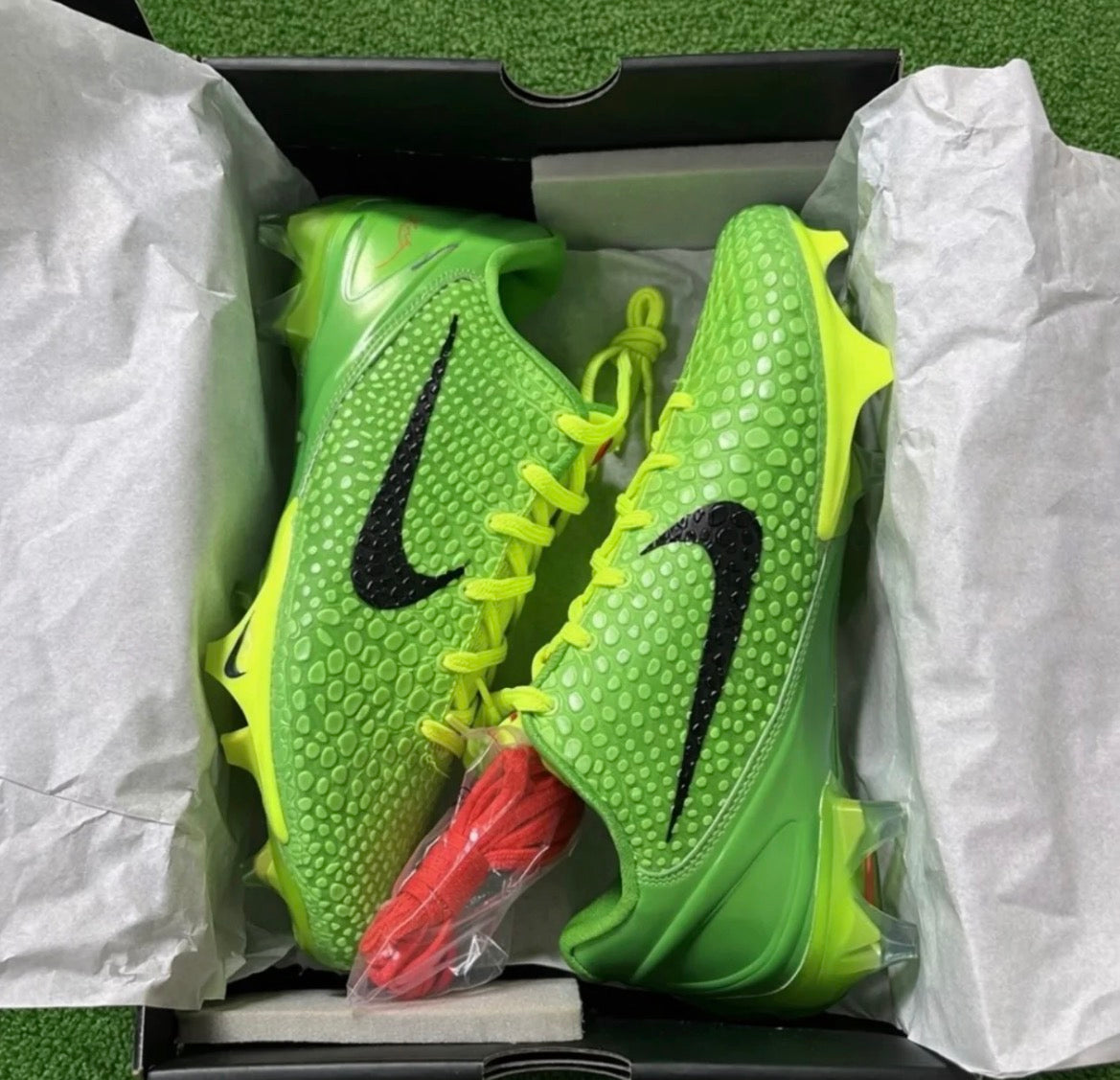 KODE GRINCH CLEATS